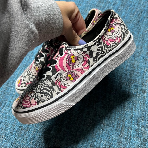RARE Vans x Disney Alice in Wonderland Cheshire Cat Authentic Sneakers - Picture 5 of 9